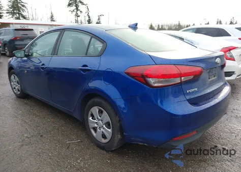 2018 Kia Forte Lx z USA, uszkodzony, nr VIN 3KPFL4A79JE205748